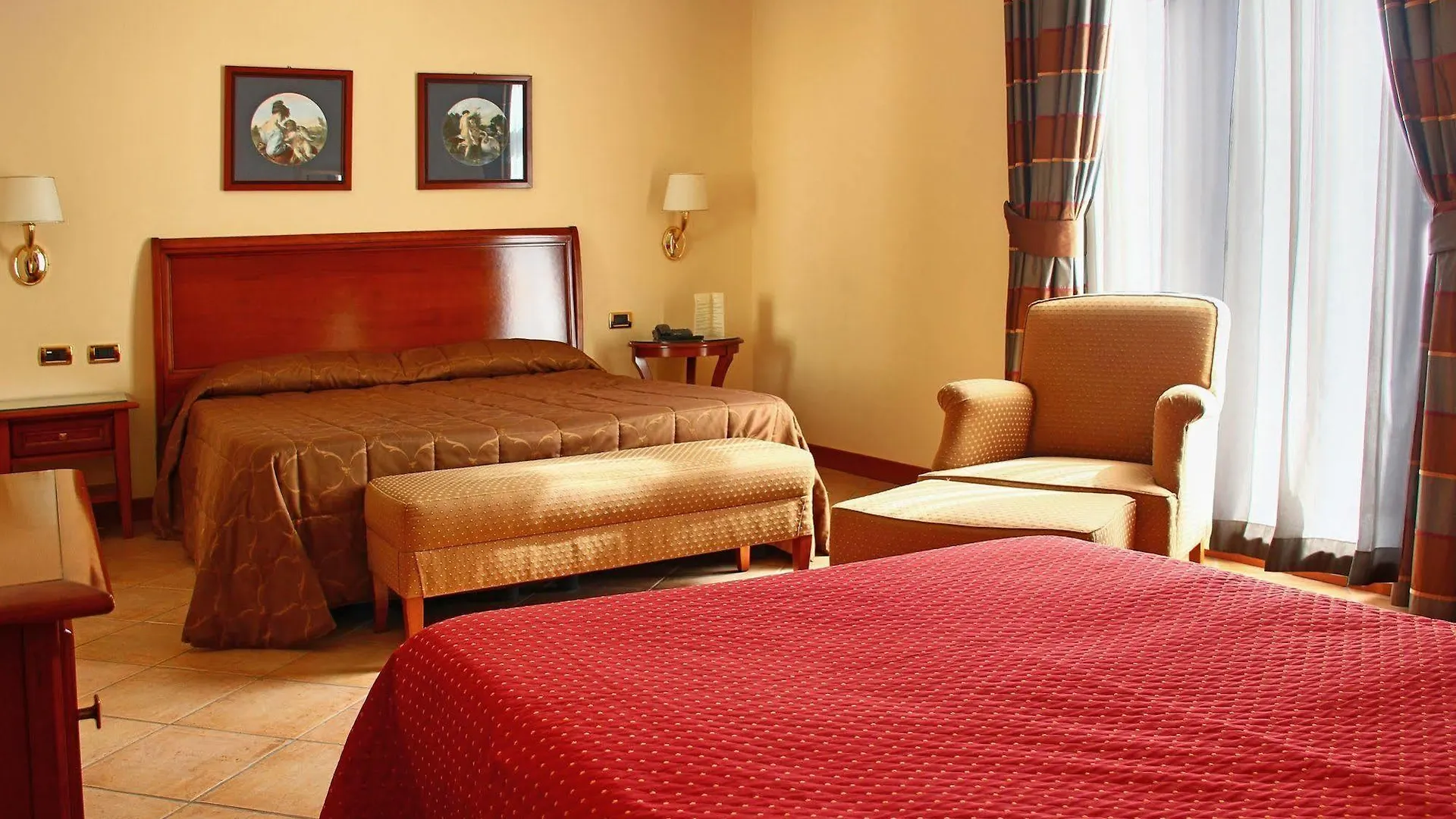 Le Cheminee Business Hotel Napoli איטליה